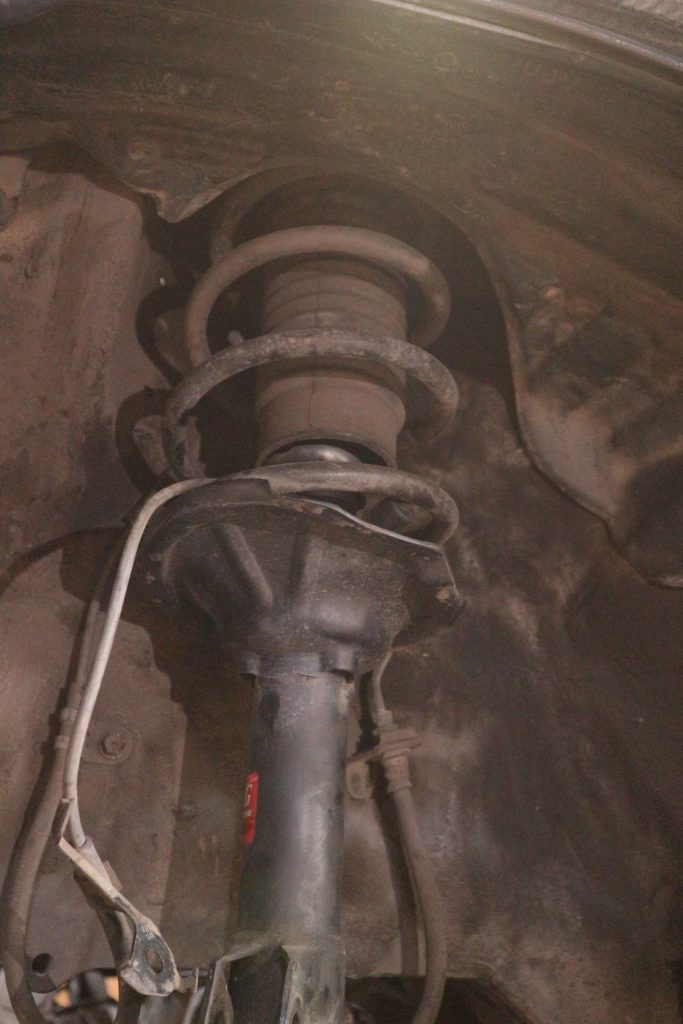 Shockbreaker Mobil Bocor